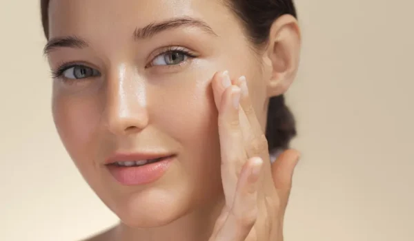 woman with hydrated skin after having profhilo injection